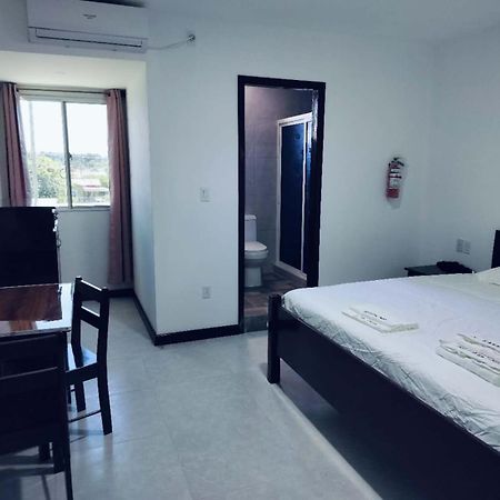 Day And Night Hotel Belmopan Exterior foto